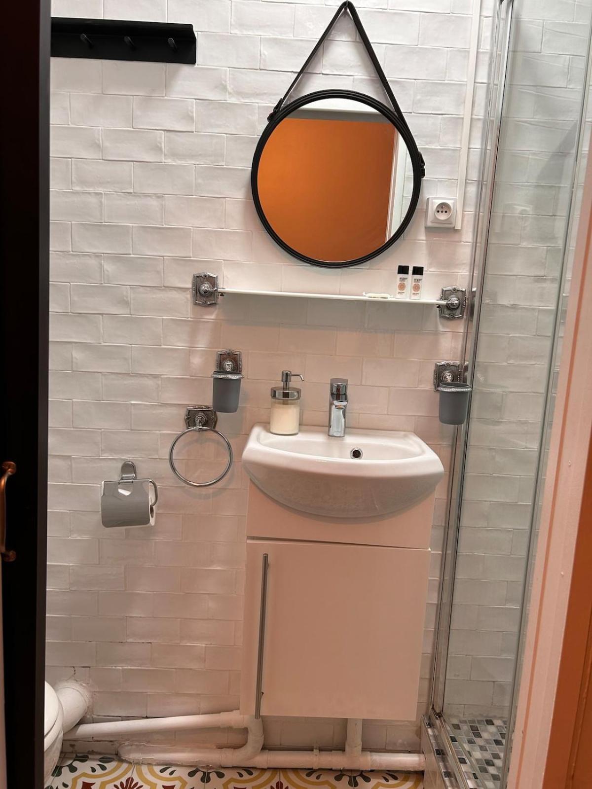Studio Paris - Metro 7 Cadet - Quartier Faubourg-Montmartre מראה חיצוני תמונה